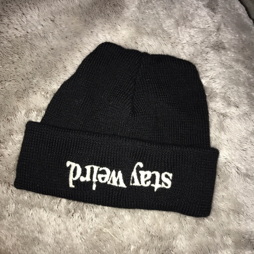 BRANDY MELVILLE Beanie