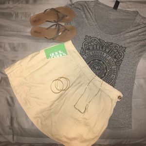 Old Navy Khaki skirt // size 8