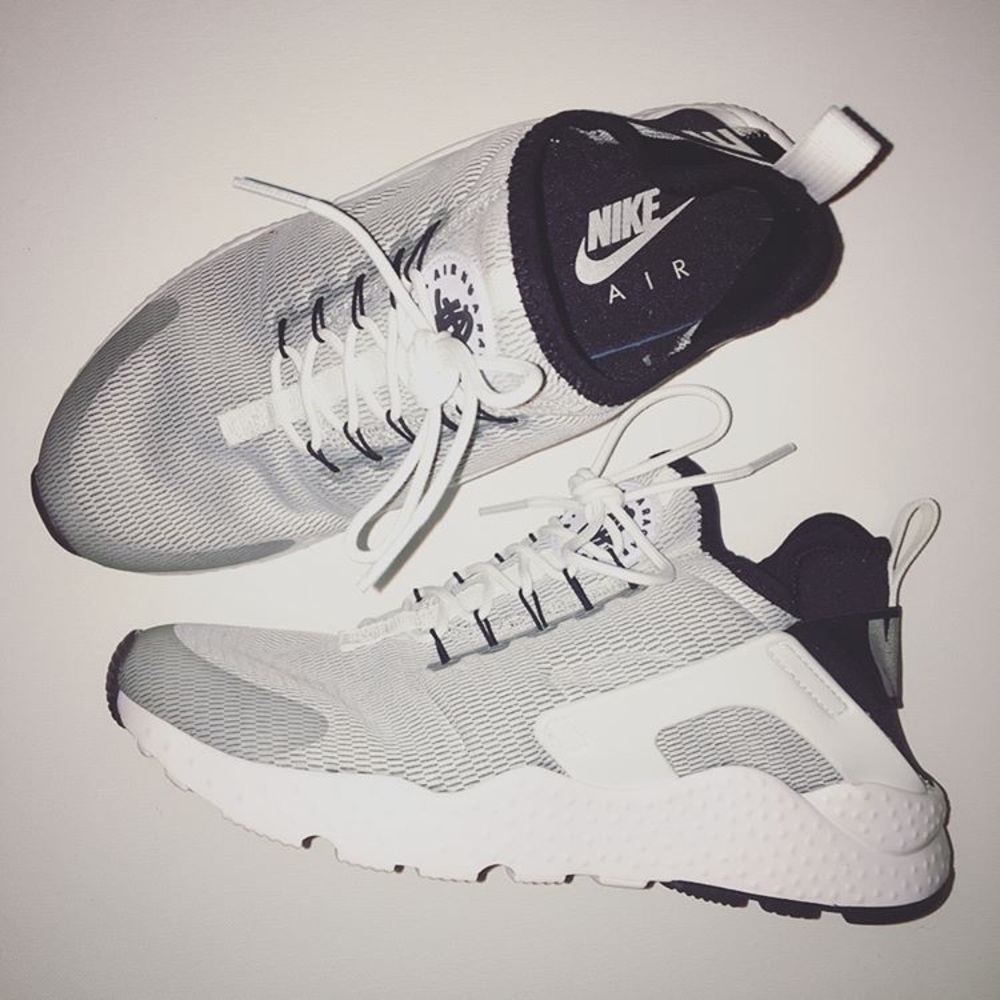 NIKE HUARACHE RUNS. Reduced price :)