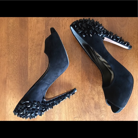 Heels - Picture 1 of 4