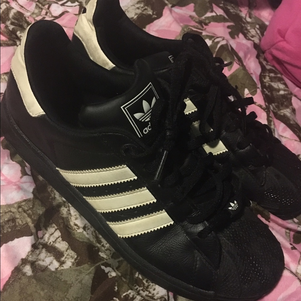 Adidas Black and White Shell Heads