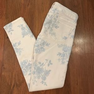 LIGHTLY WORN -- Floral American Eagle Skinnies