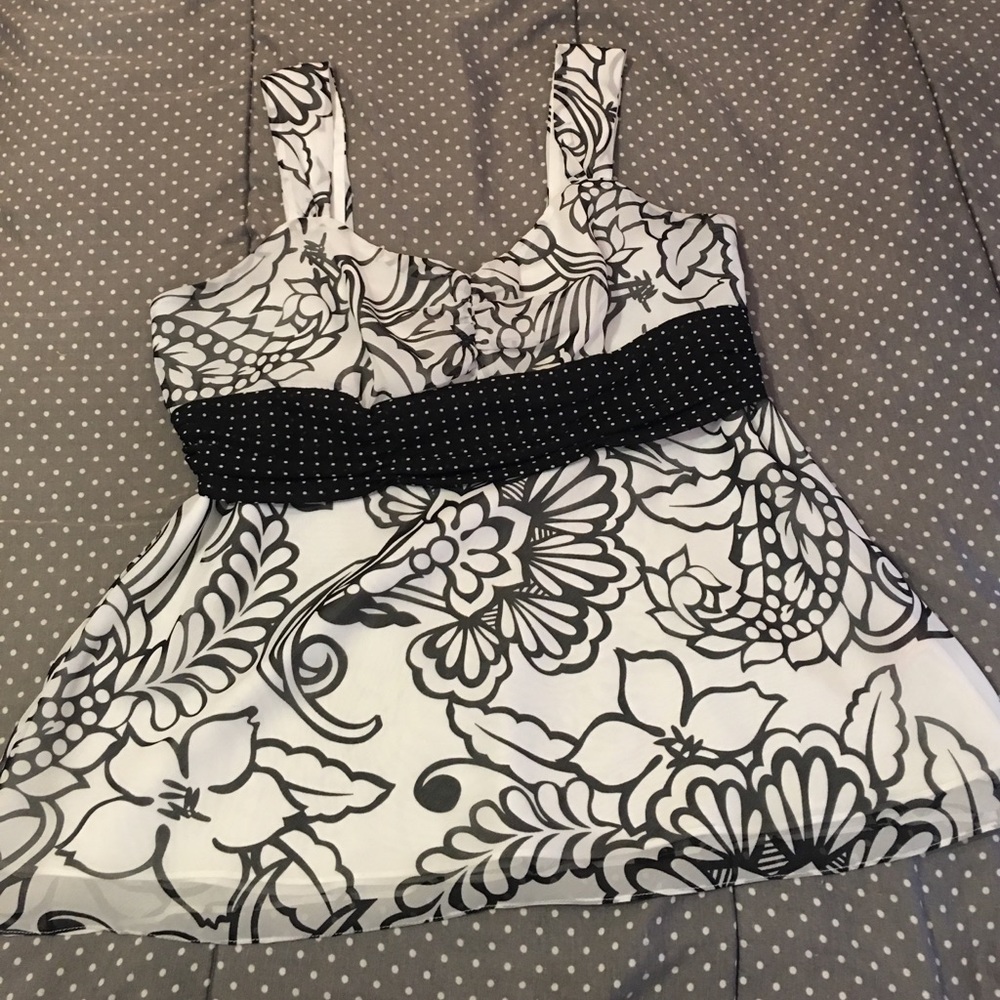 Bandolino Dressy Black and White Tank