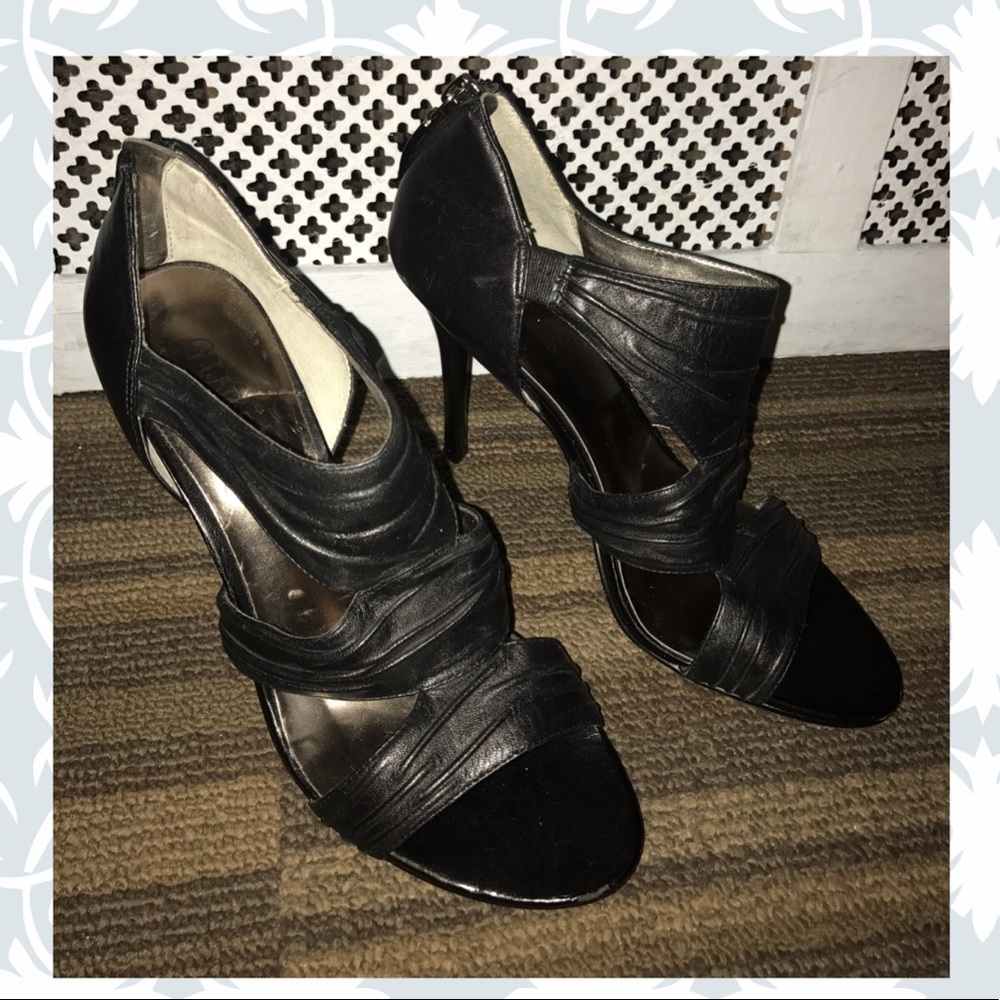 ❣️🎀Gorgeous Guess Heels 👠😍