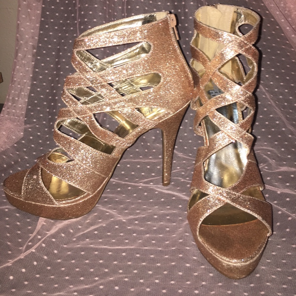 Gold Glitter Heels!