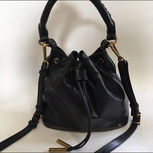 Elliot Lucca black leather bag on trend!