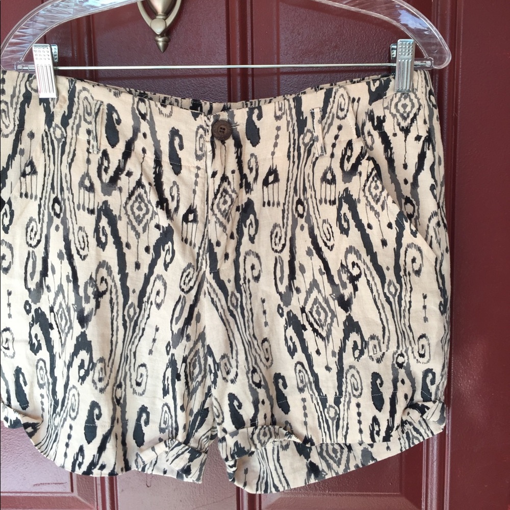 Valerie Bertinelli Tribal Print Shorts