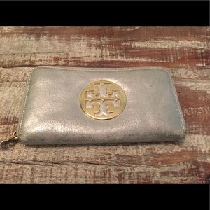 Tory Burch Logo Zip Continental Wallet