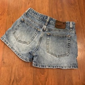 Light Wash Mossimo Blue Jeans