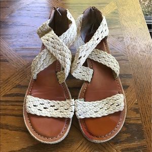 American Eagle Sandals