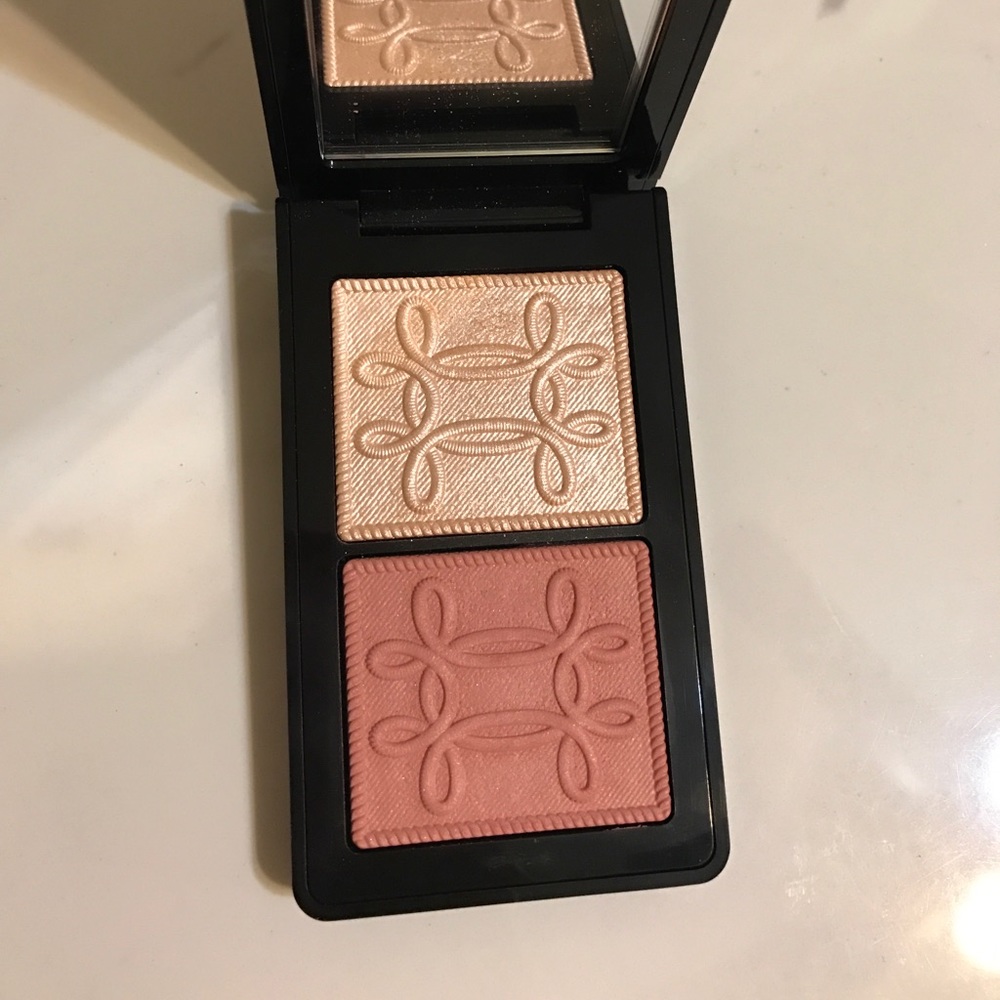 Mac Nutcracker Sweet Peach face compact (used)