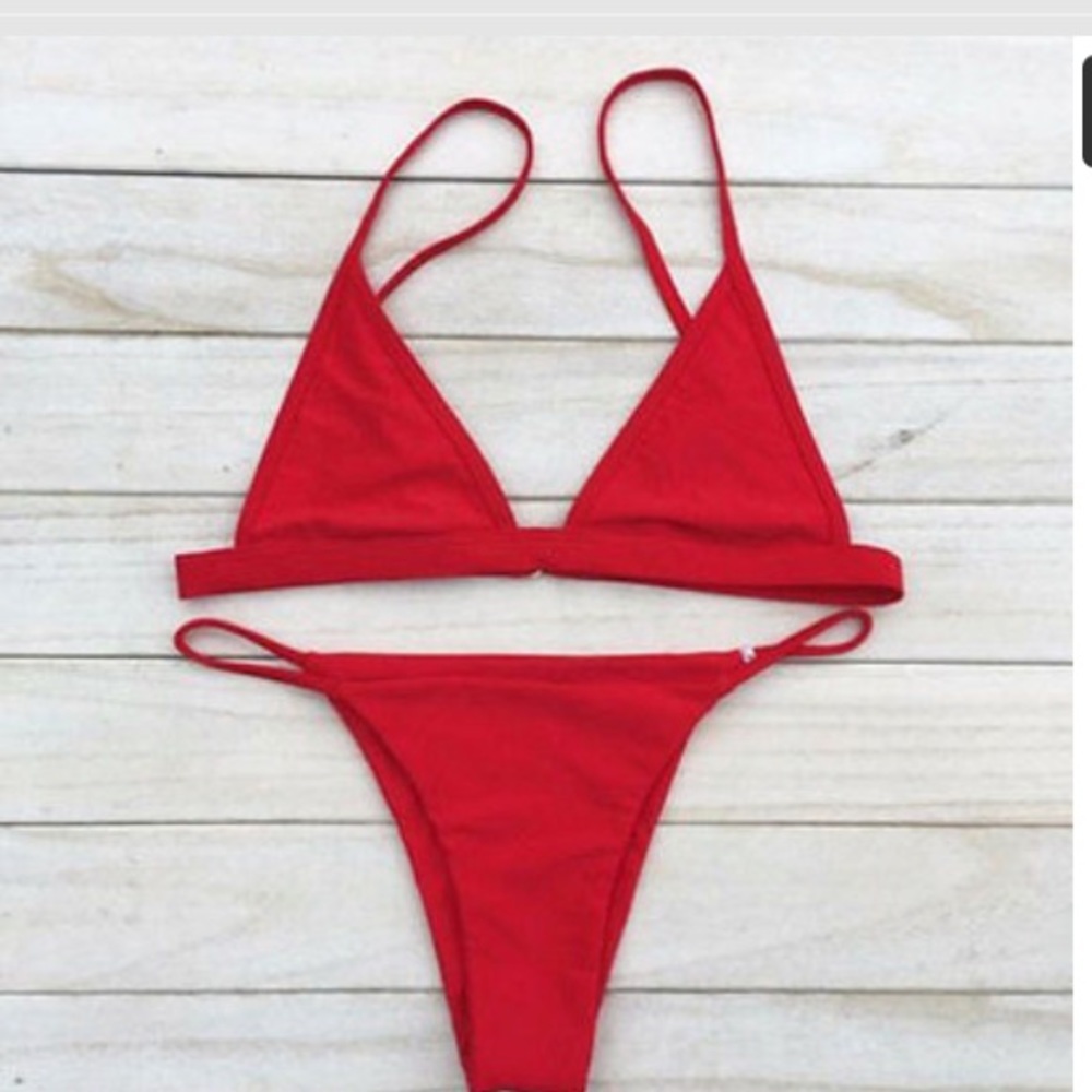 ‘Clare’ clean girl triangle bikini set