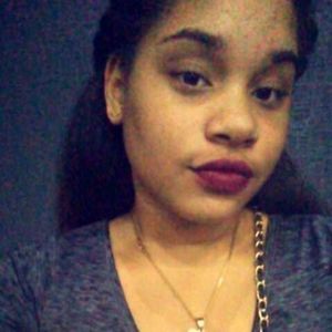 Meet your Posher, Caroline