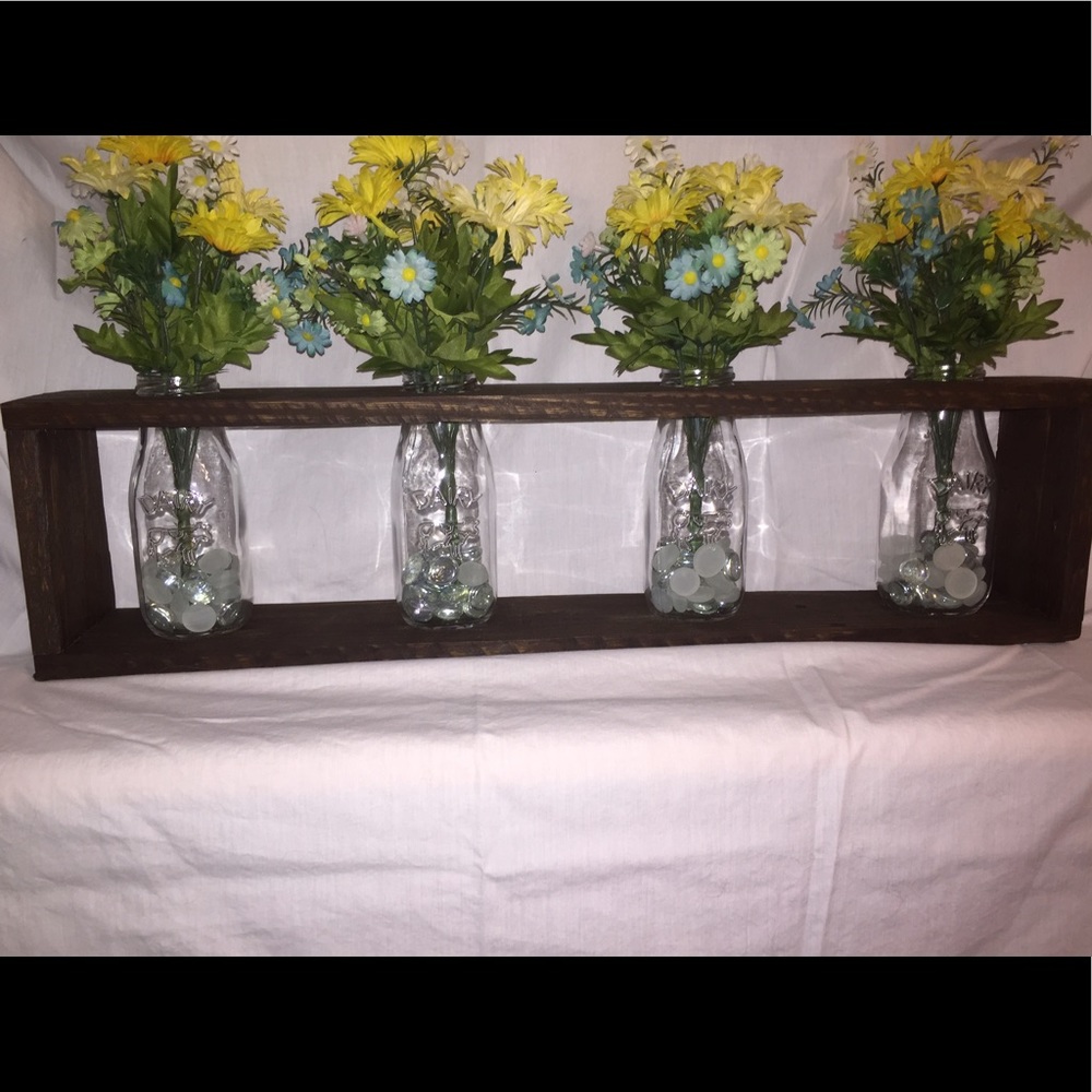 *NOT CLOTHING* Wooden centerpiece!