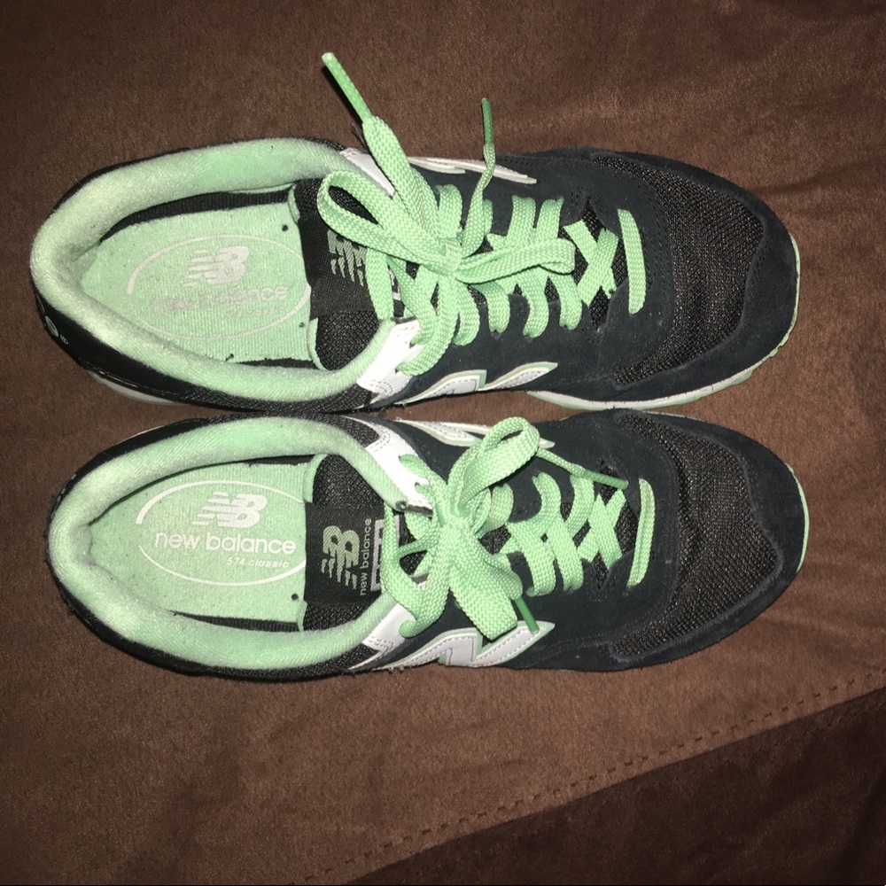 Women's new balance shoes