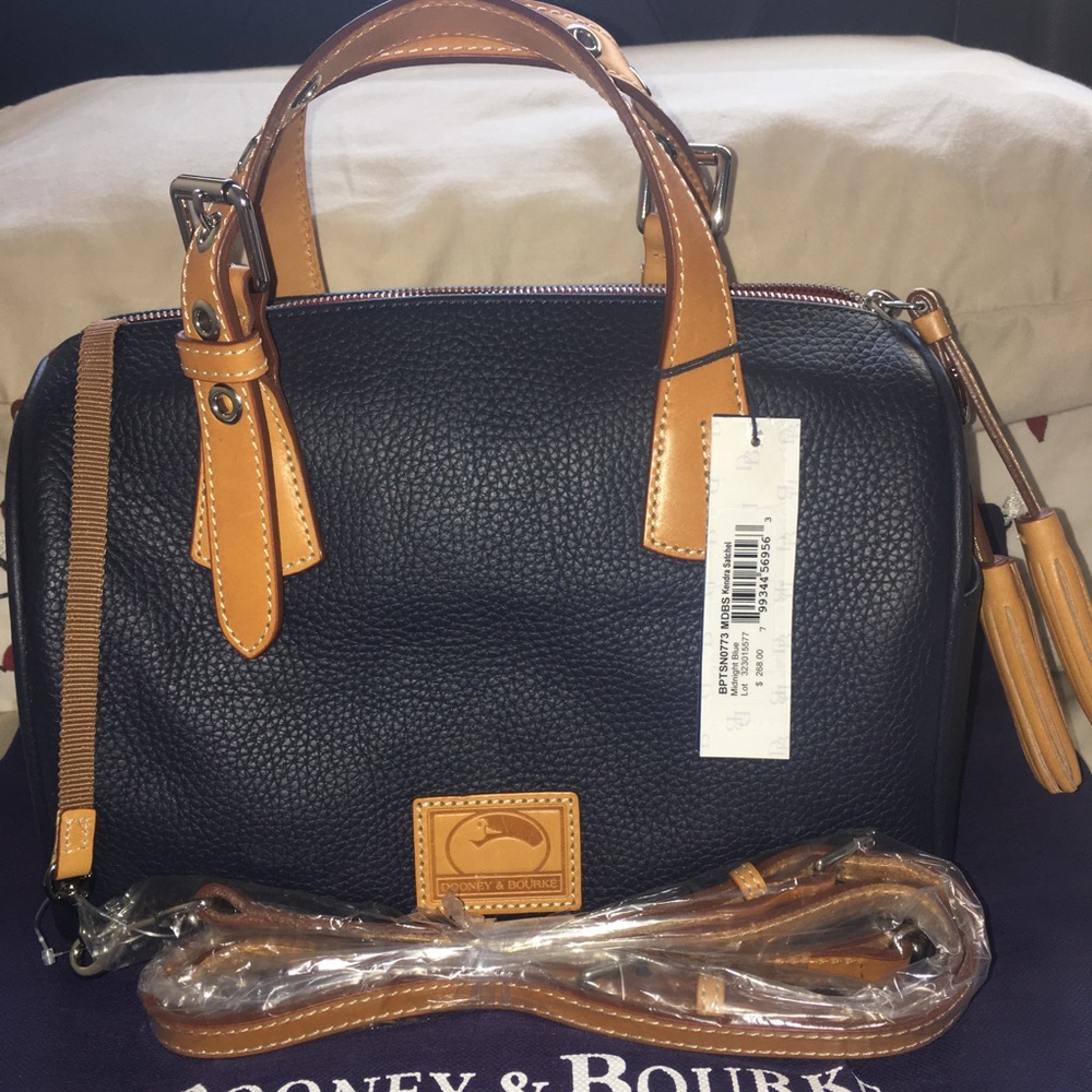 🎉SOLD! Dooney & Bourke Kendra Satchel🎉