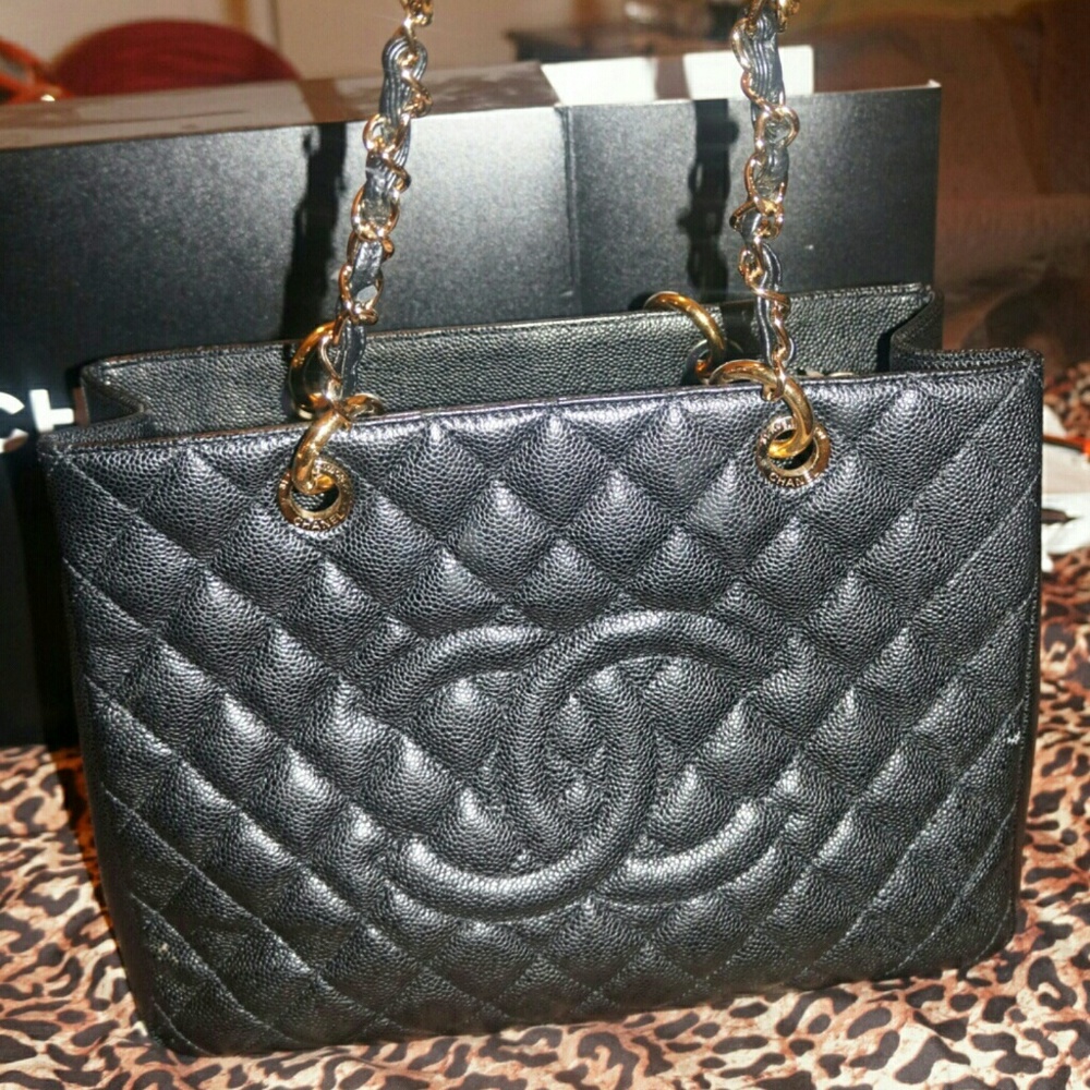 AUTH CHANEL CAVIAR TOTE