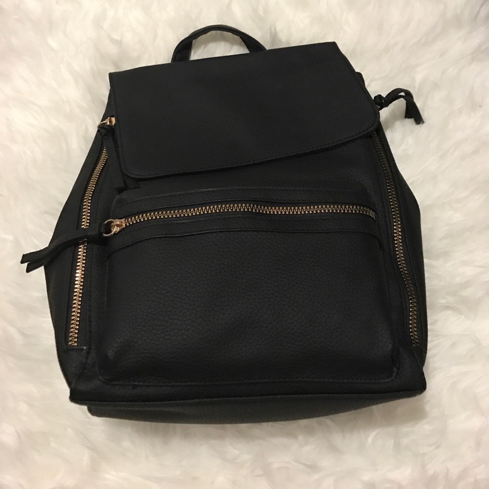 💥FINAL Sale: Black/Rose Gold zip around backpack - Picture 2 of 8