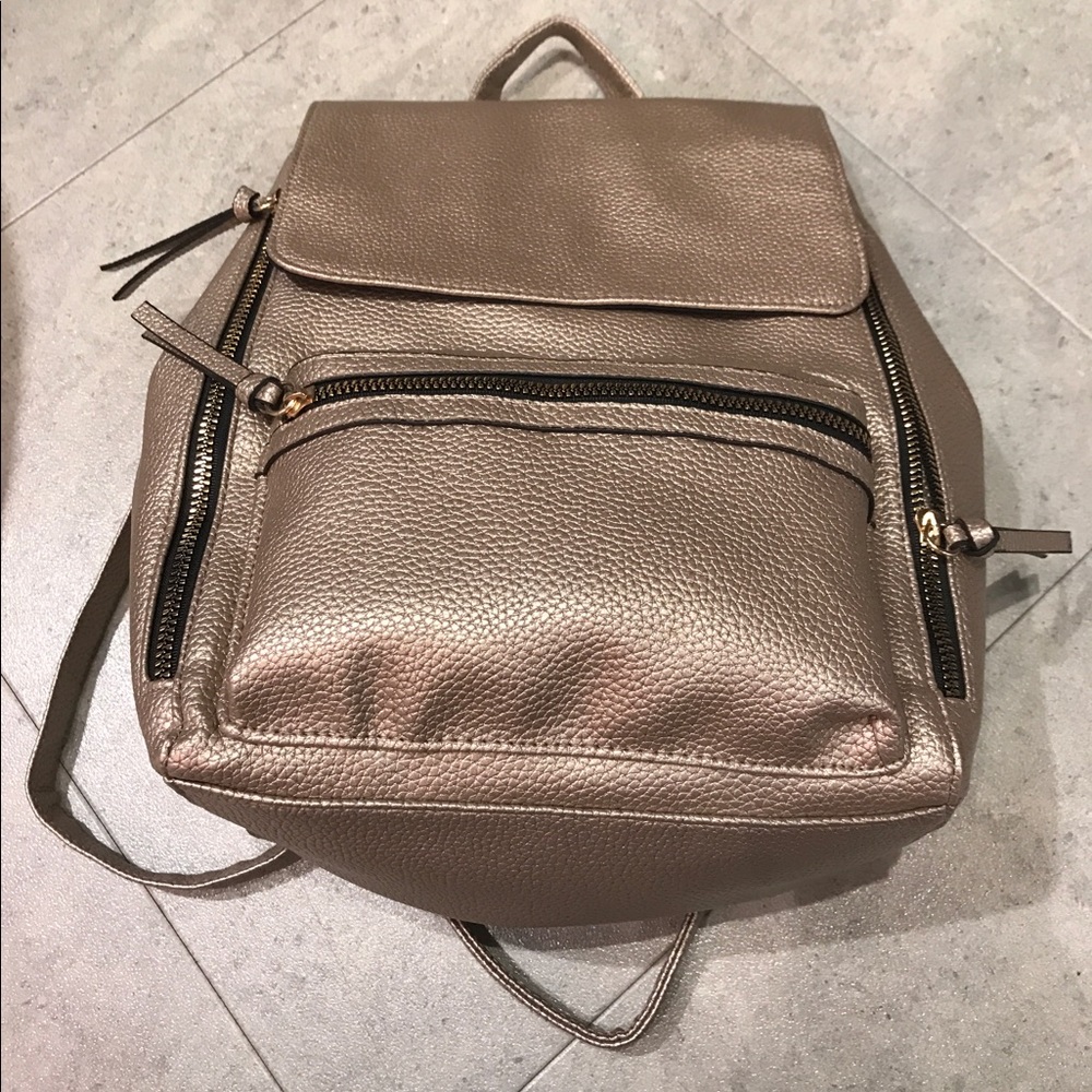 💥FINAL Sale: Black/Rose Gold zip around backpack - Picture 3 of 8