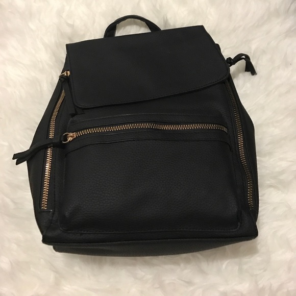 💥FINAL Sale: Black/Rose Gold zip around backpack - Picture 2 of 8