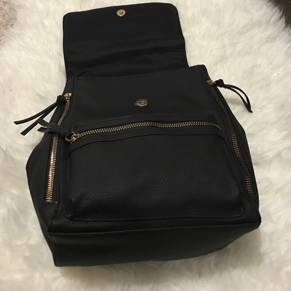 💥FINAL Sale: Black/Rose Gold zip around backpack - Picture 5 of 8