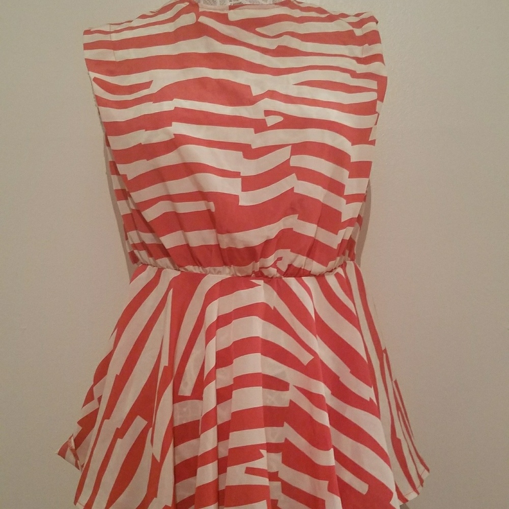 Gracia orange and creamy white top