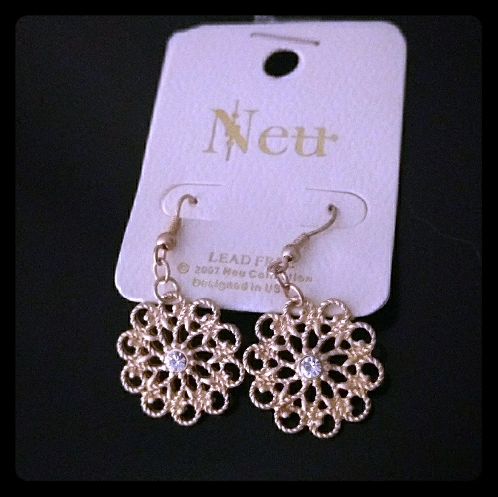 Gold Neu Dangle Earrings NWT