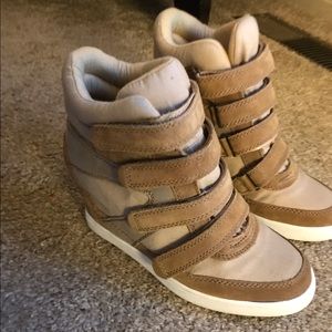 Aldo Sneaker Wedges, great condition