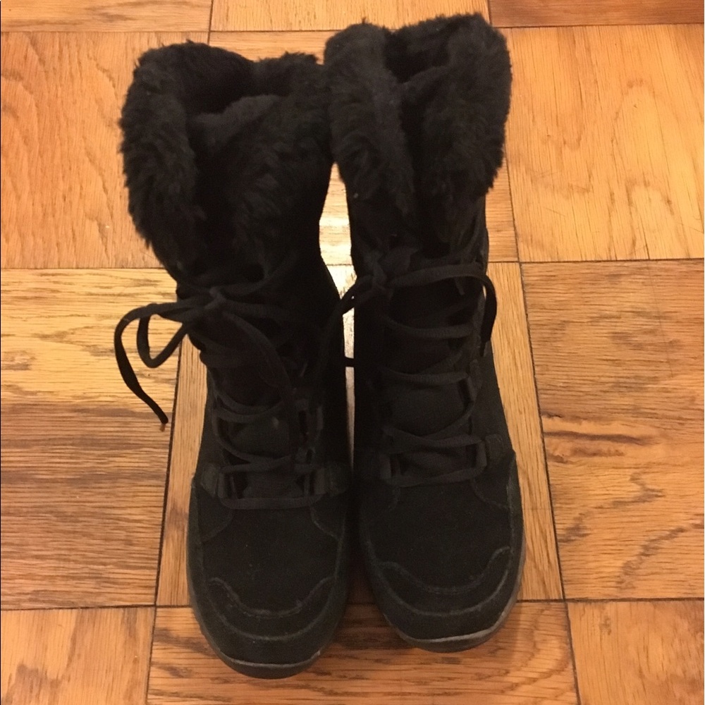 ✅Columbia Snow Boots**price is firm**