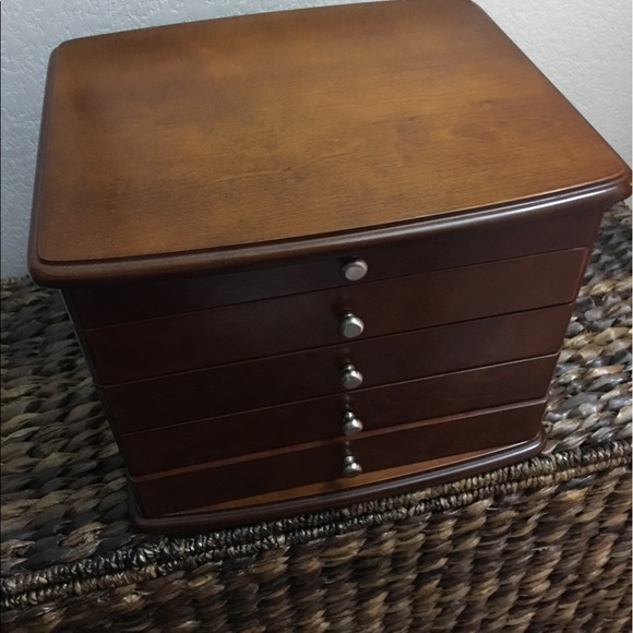 Jewelry box - Picture 1 of 4