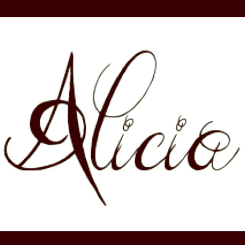 Meet your Posher, Alicia
