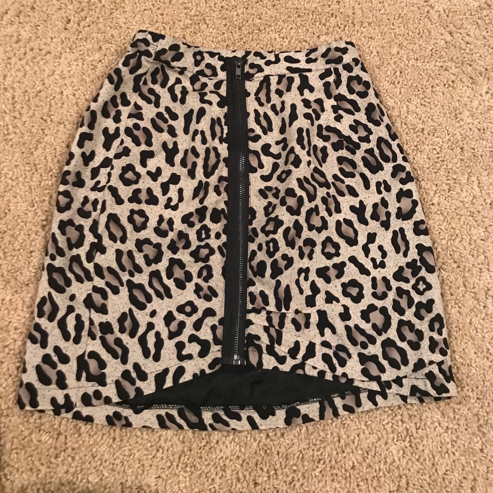 Leopard print zip front skirt