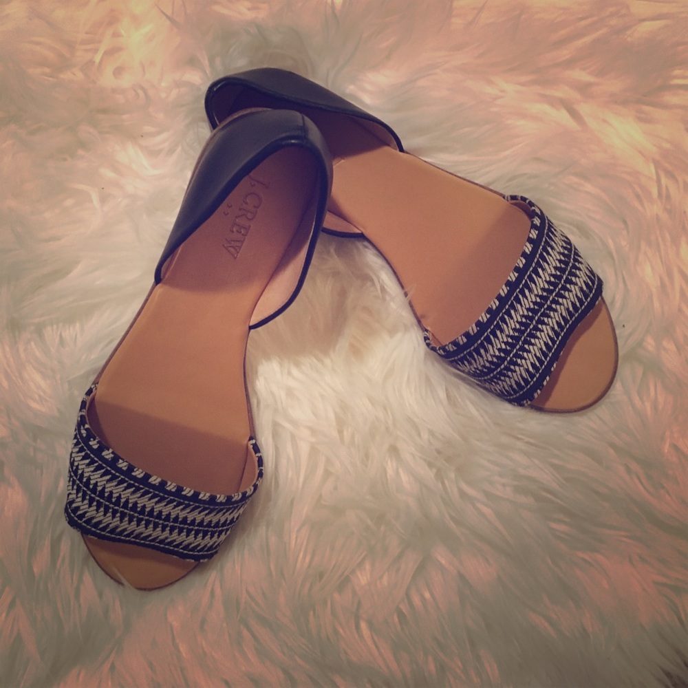 Black and white J Crew flats. Only worn once!