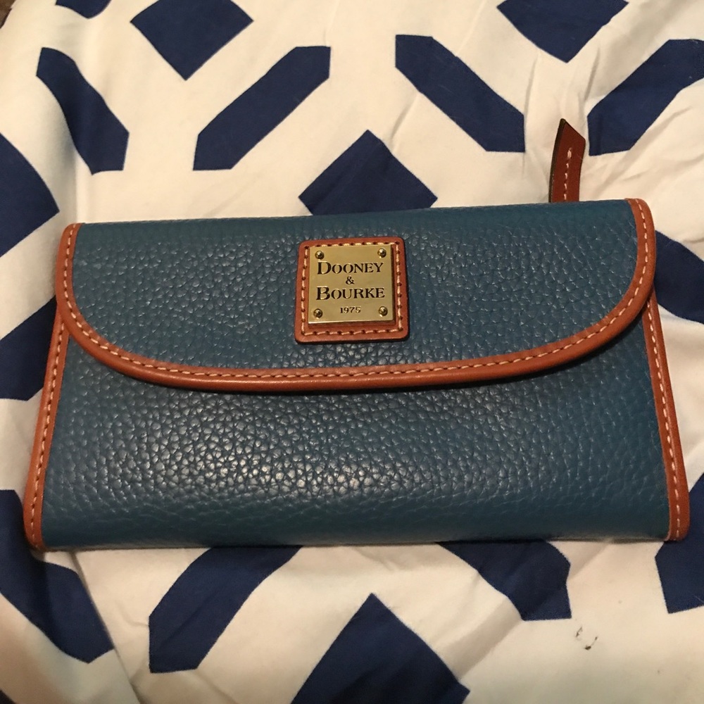 Dooney Wallet new without tags