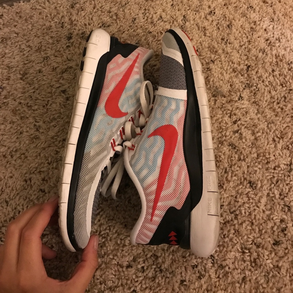 Nike Frees - Picture 1 of 3