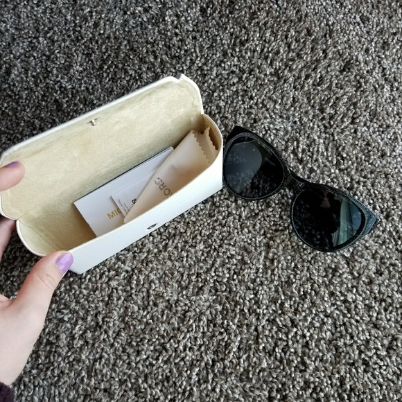 BRAND NEW Michael Kors sunglasses - Picture 3 of 4