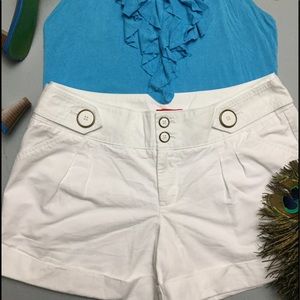 Elle white pleated shorts