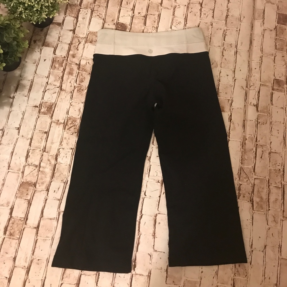 Lululemon cropped pants 🔴