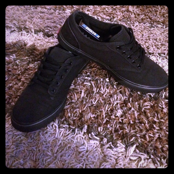 Vans Shoes - All Black VANS - women's size 7