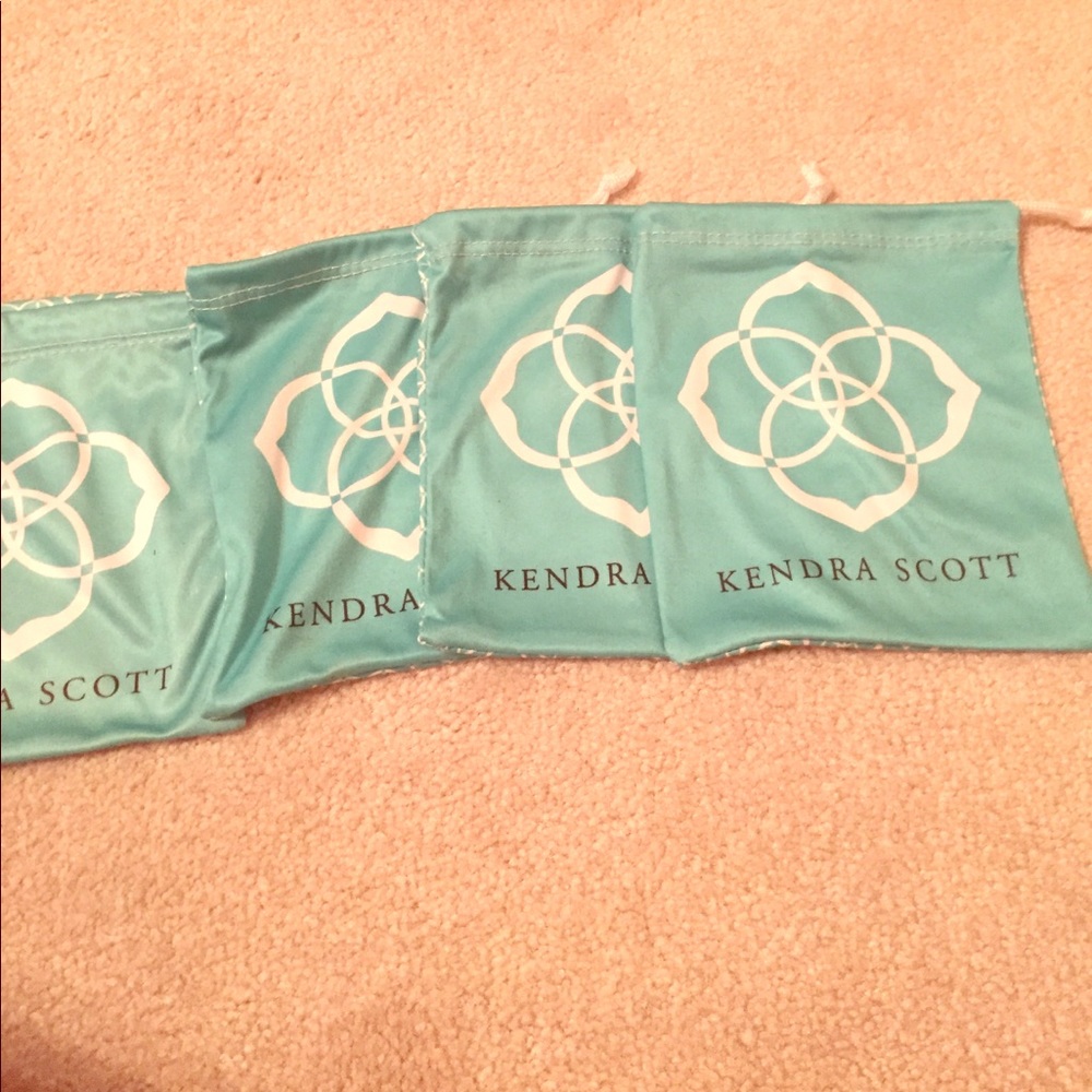 4 Kendra Scott bags