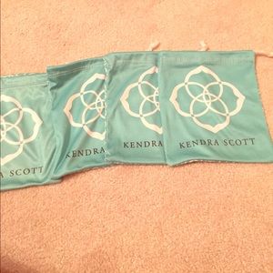 4 Kendra Scott bags