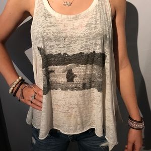Hi Lo Burnout Graphic Tank!!