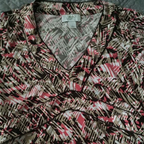 3 x $20 Ann Taylor Cute Top, Multi Color. - Picture 3 of 8