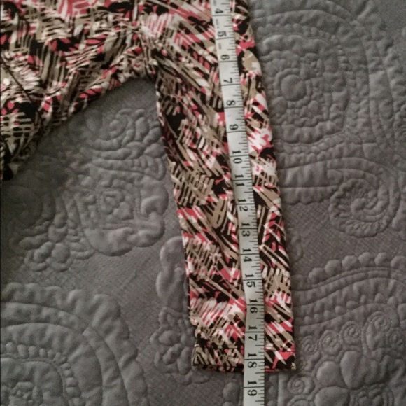 3 x $20 Ann Taylor Cute Top, Multi Color. - Picture 5 of 8