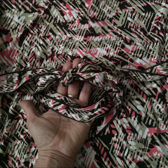 3 x $20 Ann Taylor Cute Top, Multi Color. - Picture 7 of 8