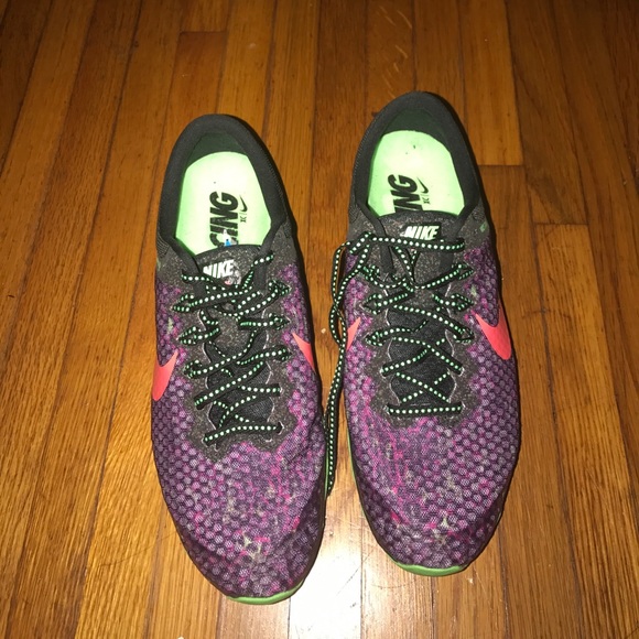 Nike shoes. - Picture 2 of 5