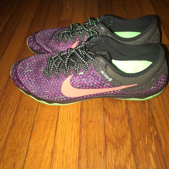 Nike shoes. - Picture 4 of 5