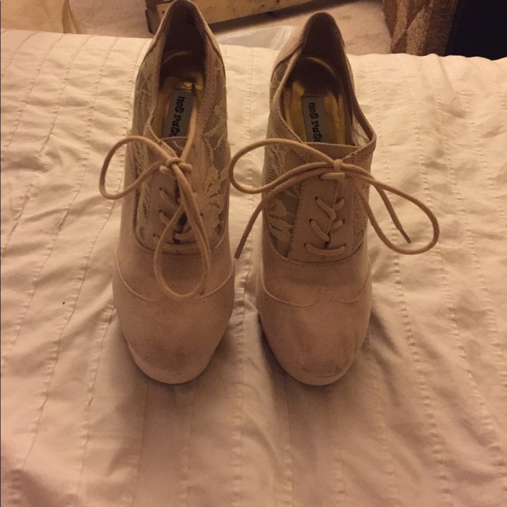 Vintage plush retro heels
