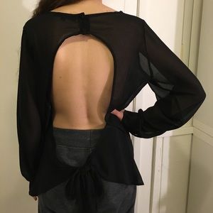 Brandy Melville/Love Stitch. Blouse w open back.