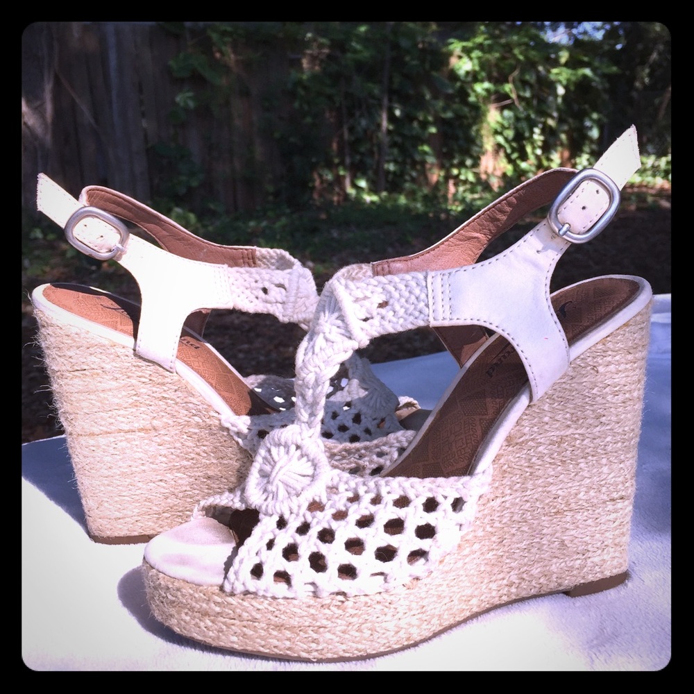 LUCKY BRAND WEDGES  🍀 Crochet SIZE 7 💕